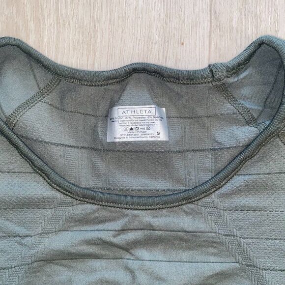 Athleta Short Sleeve Compression Workout Shirt Grey Women's Small - Picture 3 of 4